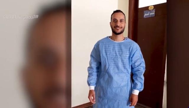 طالب بطب الأزهر يخطف قلوب المصريين بسبب مهنته بعد وفاة والده «فيديو»