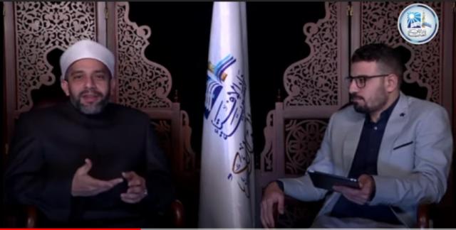 فضل الصلاة على سيدنا محمد في فك الكروب وقضاء الحاجه.. اعرف الطريقة  «فيديو»