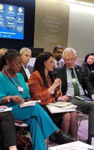 «المشاط» تشارك في جلسة نقاشية حول دور الأذرع التنموية لكبرى الشركات