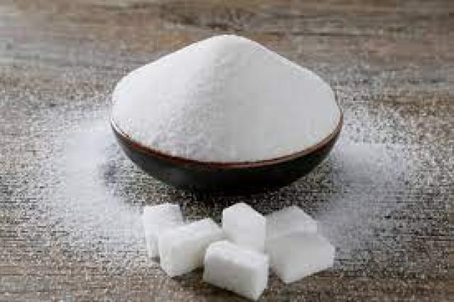 أسعار السكر اليوم ترتفع عالميًا وتستقر محليًا