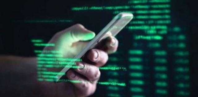 احذر هذه التطبيقات الإلكترونية.. تخترق هاتفك فورًا «فيديو»