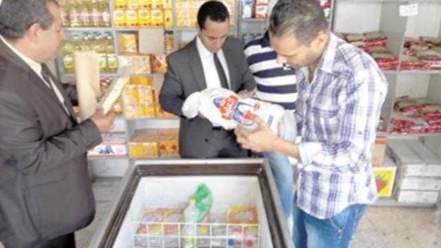 ضبط 1235 قضية تموينية متنوعة، من بينها 13 قضية حجب سلع غذائية