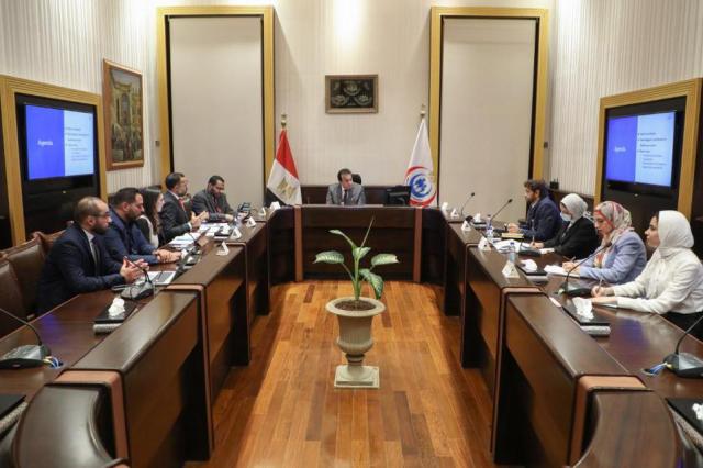 وزير الصحة خلال الاجتماع 