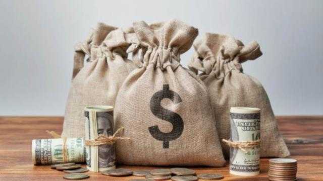 5 بنوك تحسم قرارها برفع سعر الفائدة على الشهادة الثلاثية