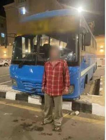 ضبط سائق ميني باص تجاوز الجزيرة الوسطى وعطل المرور بمدينة نصر