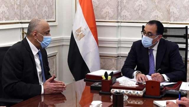 رئيس الوزراء ومحافظ البنك المركزي