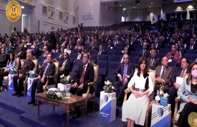 رئيس الوزراء يشارك بمؤتمر ”مصر تستطيع بالصناعة” - «فيديو»