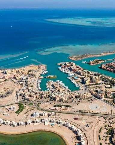 «مدبولي» يُصدر قراراً بتشكيل اللجنة الدائمة لتراخيص المنشآت الفندقية والسياحية