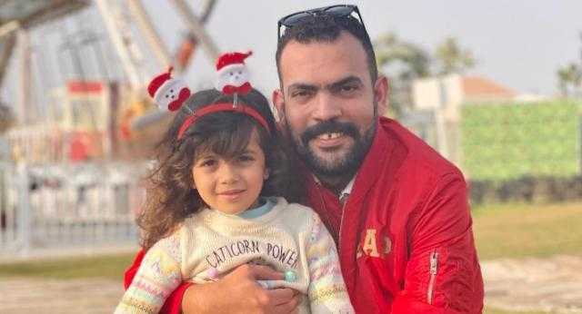 11 ساعة..  الإعلامى خالد عليش يحصل على حكم برؤية طفلته