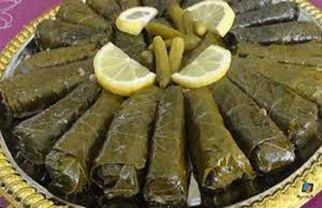 شعبة الخضروات تبشر المواطنين بانخفاض سعر ورق العنب «فيديو»