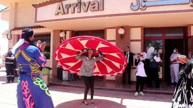 بعد انقطاع 9 سنوات.. مطروح تستقبل أولى رحلات بولندا السياحية - فيديو