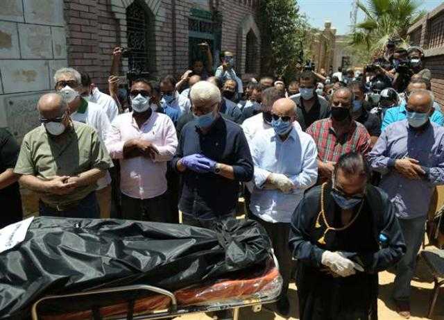 فيديو| لأول مرة..ابنة رجاء الجداوي تكشف سر خروج جثمان والدتها بالكيس الأسود