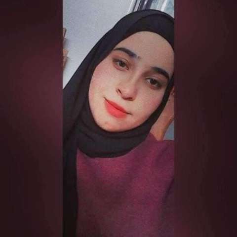 طالبة الشيخ زايد