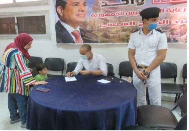 ”الداخلية” توجه قوافل إنسانية لمحافظتي سوهاج- الوادى الجديد