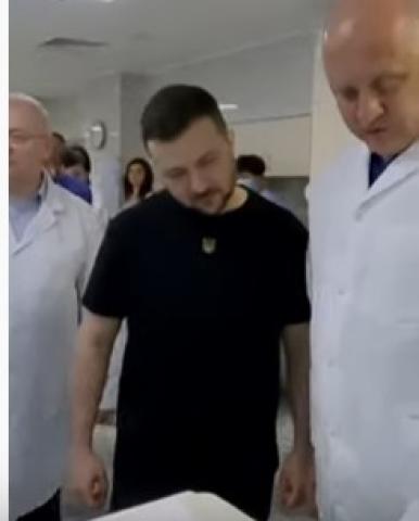 حوارات جانبية بين الرئيس الأوكراني وجرحى الحرب بالمستشفيات «فيديو»