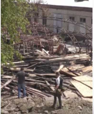 صاروخ روسي يدمر مصنع أخشاب أوكراني بالكامل.. فيديو