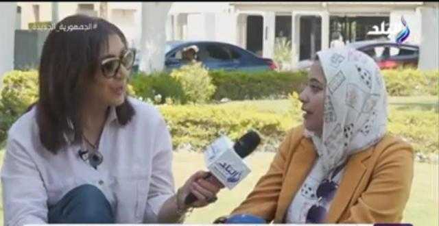 عزة مصطفى للطلاب: «شايفين إيه بيتغير في البلد»؟.. شاهد ماذا قالوا