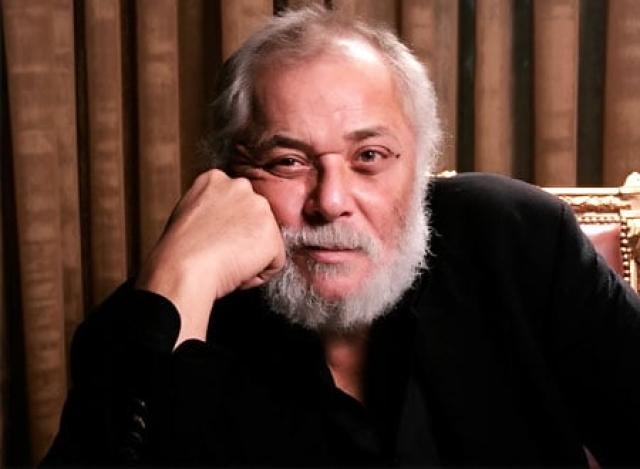 الفنان محمود عبد العزيز 