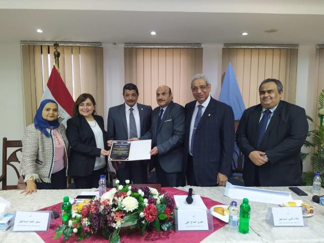 «الطاقة الذرية» تحتفل بتسلم شهادة اعتماد أولى لجان «أخلاقيات البحث العلمي»