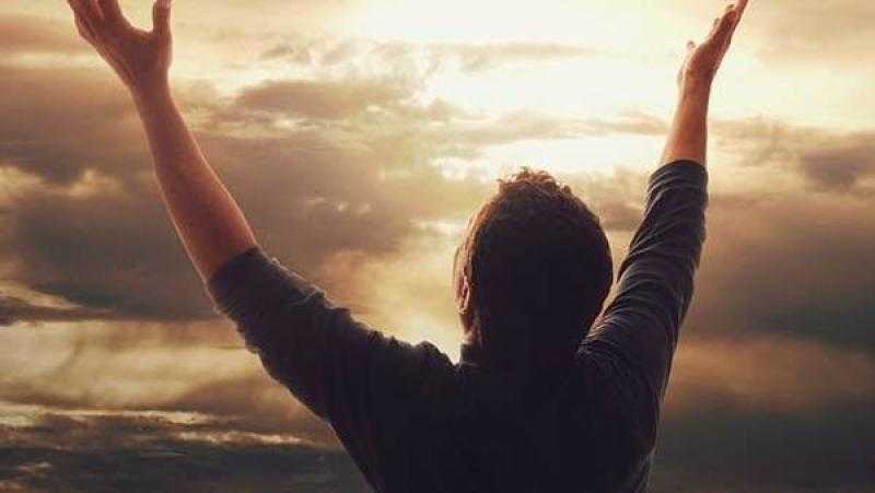 أخبرنا عنها الرسول ﷺ.. متى تكون ساعة إجابة الدعاء يوم الجمعة؟