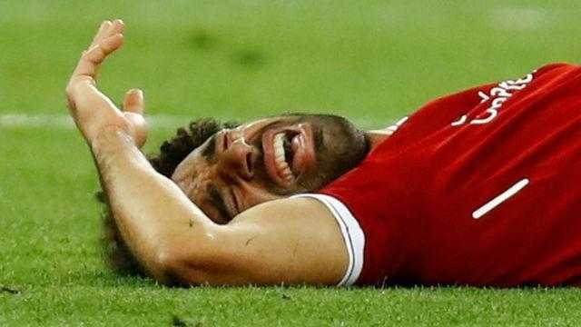 إصابة قوية لمحمد صلاح.. ورد فعل مفاجئ من إيهاب جلال