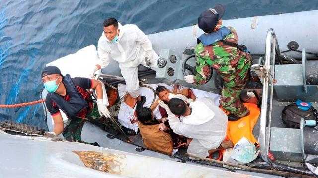 ارتفاع حصيلة ضحايا غرق عبارة بإندونيسيا إلى 19 قتيلا
