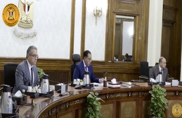 اجتماع رئيس الوزراء لاستعراض مسودة استراتيجية النهوض بالسياحة المصرية - «فيديو»