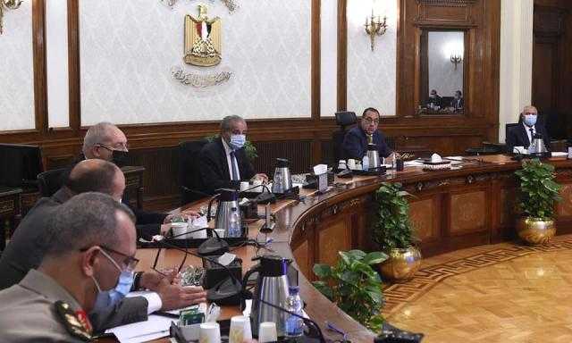 رئيس الوزراء يتابع آليات تسهيل عبور المواطنين والبضائع أسفل قناة السويس