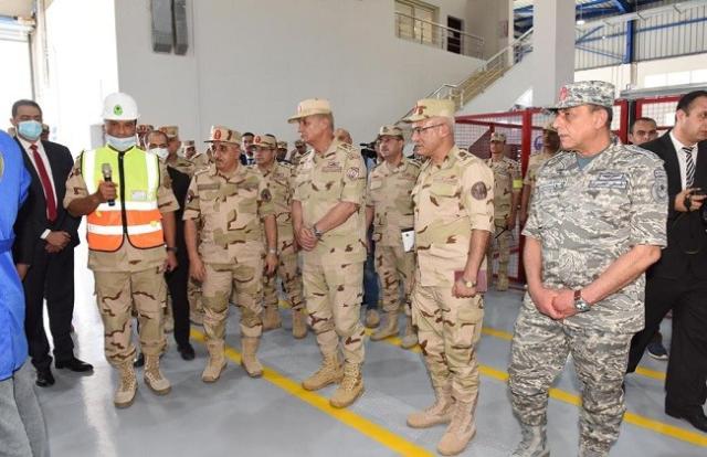 وزير الدفاع يشهد تنفيذ مشروع مراكز القيادة الاستراتيجي التعبوي للهيئة الهندسية (شرف-3)