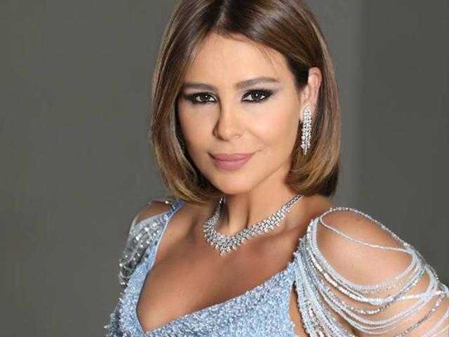 كارول سماحة تشارك جمهورها بكواليس «إجازة»