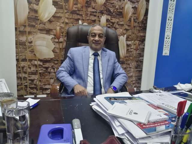  أحمد عبدالواحد رئيس شعبة الجمارك