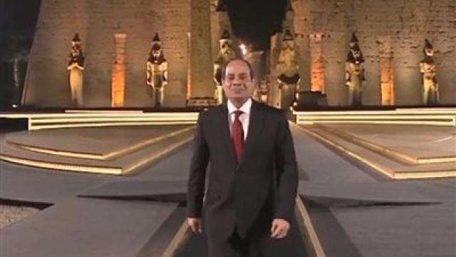 الرئيس السيسي أثناء افتتاح طريق الكباش