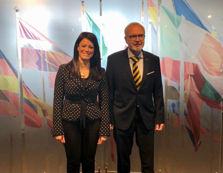 «المشاط» تبحث سبل الاستفادة من خطة بنك الاستثمار العربي للعمل المناخي