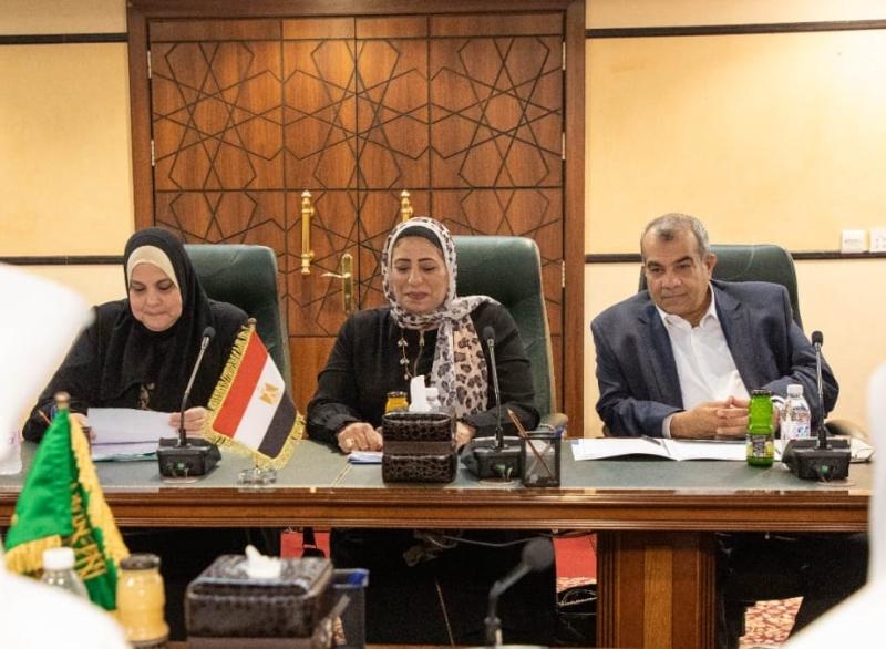 أثناء اجتماع اللجنة