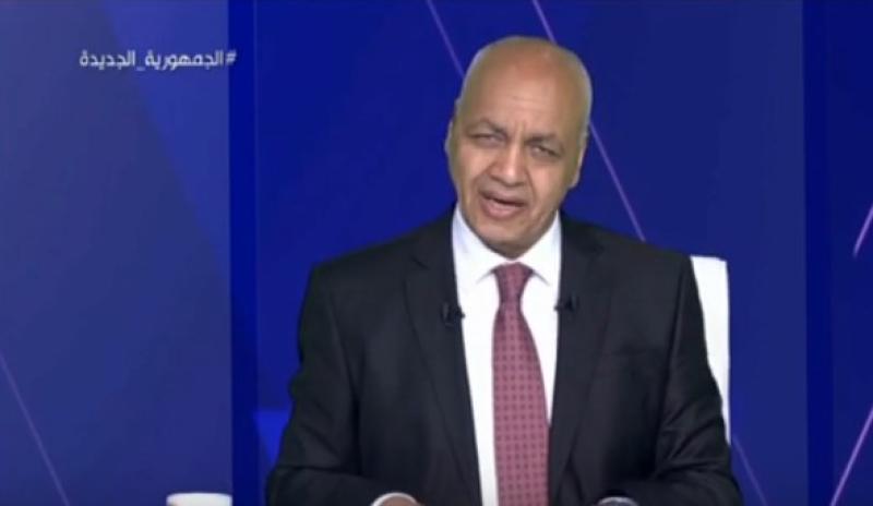 مصطفى بكري: السيسي ودع البدلة العسكرية بالدموع ولم يخدعنا - فيديو