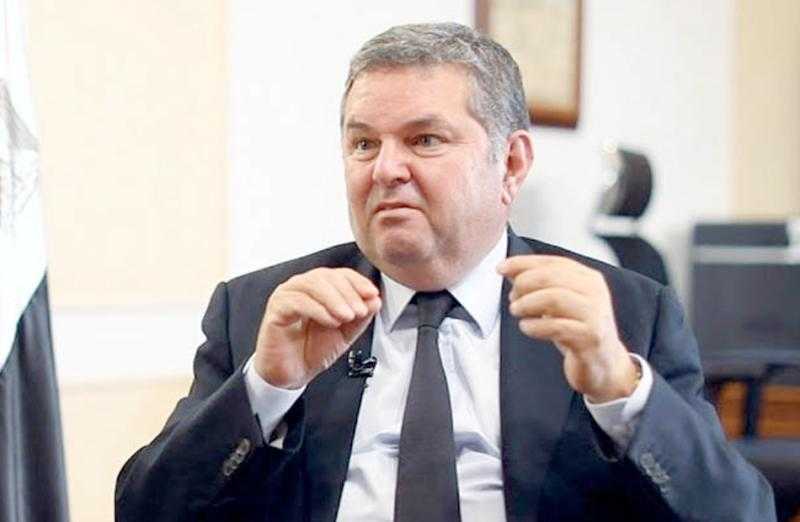 وزير قطاع الأعمال يكشف مفاجأة عن سداد مديونيات الضرائب.. «فيديو»