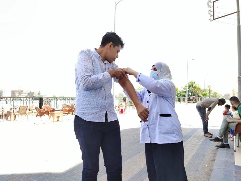 تطعيم المواطنين ضد كورنا