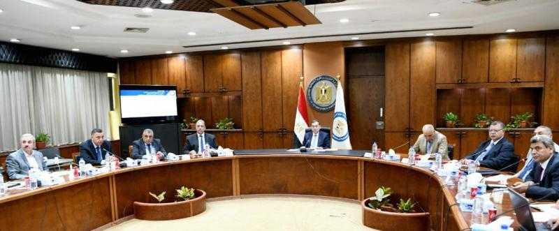 وزير البترول: بدء إجراءات إقامة منطقة بترولية جديدة بالتبين