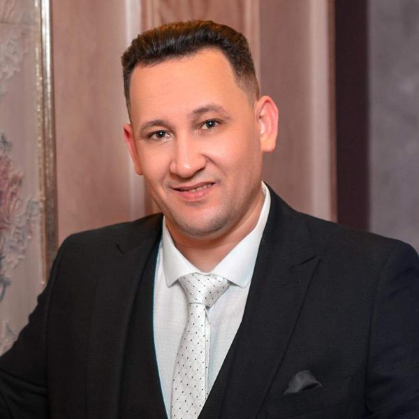 أشرف غراب الخبير الاقتصادي 