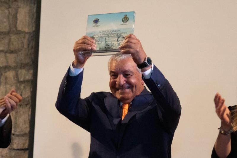 زاهي حواس