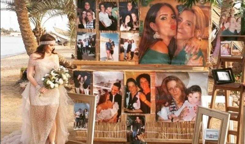 «مر 26 شهرًا على رحيلك».. كلمات مؤثرة من دنيا عبد العزيز عن والدتها