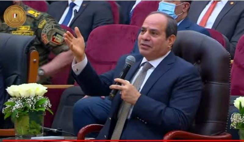 السيسي يقاطع وزير الزراعة: بيقولوا اللحمة غالية ليه «فيديو»