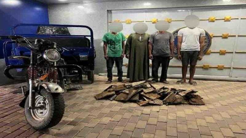 ضبط عناصر تشكيل عصابى بالوادى الجديد لسرقة أغطية بالوعات الصرف الصحى