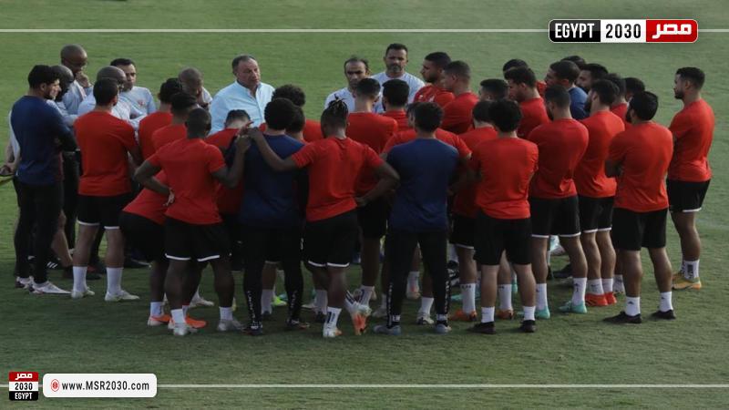 الخطيب ولاعبي الأهلي