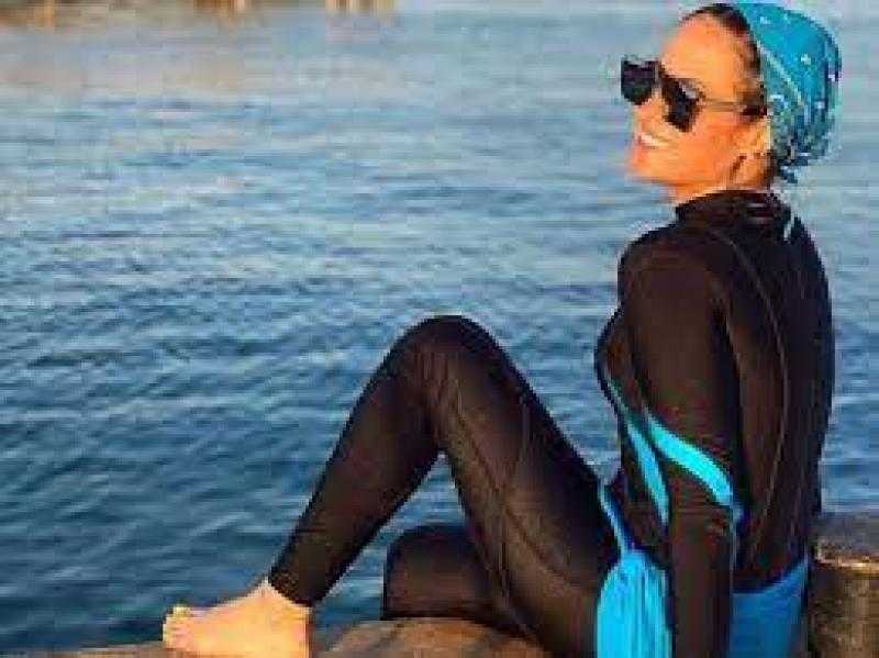 «الشيوخ» ينهي أزمة البوركيني بمفاجأة - فيديو