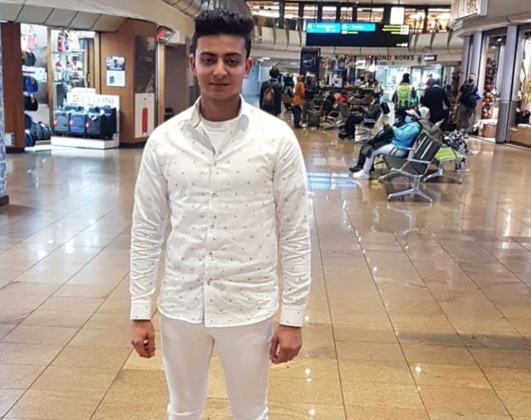 وصول الطالب مؤمن بعد تحريره من الخطف بجنوب إفريقيا