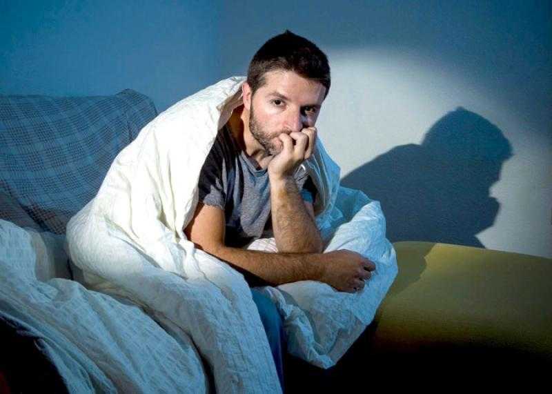 لماذا نهى رسول الله عن نوم الرجل وحده في المنزل؟