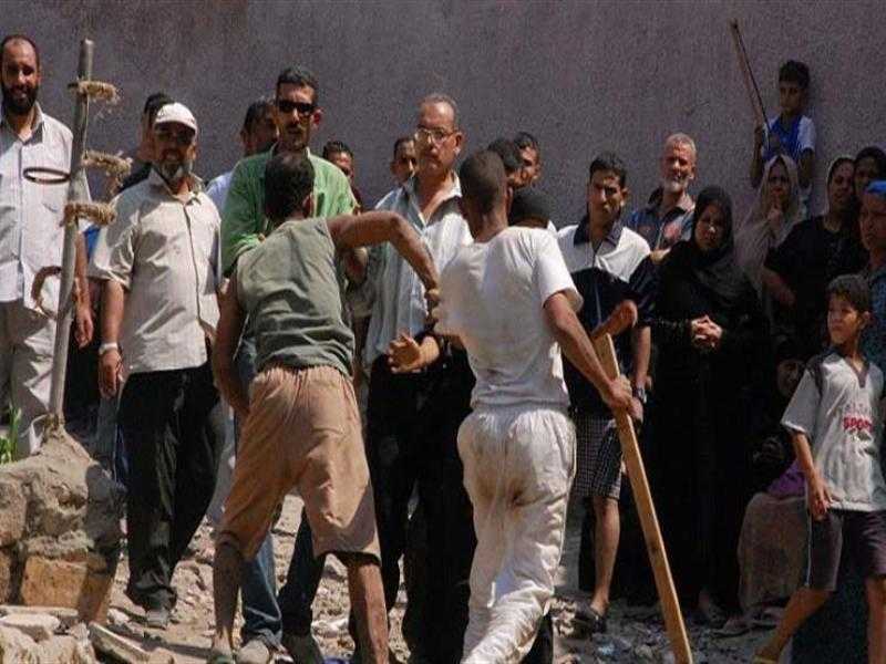 بسبب معاكسة إحدى السيدات.. إصابة شخصين في مشاجرة بين عائلتين بالغربية