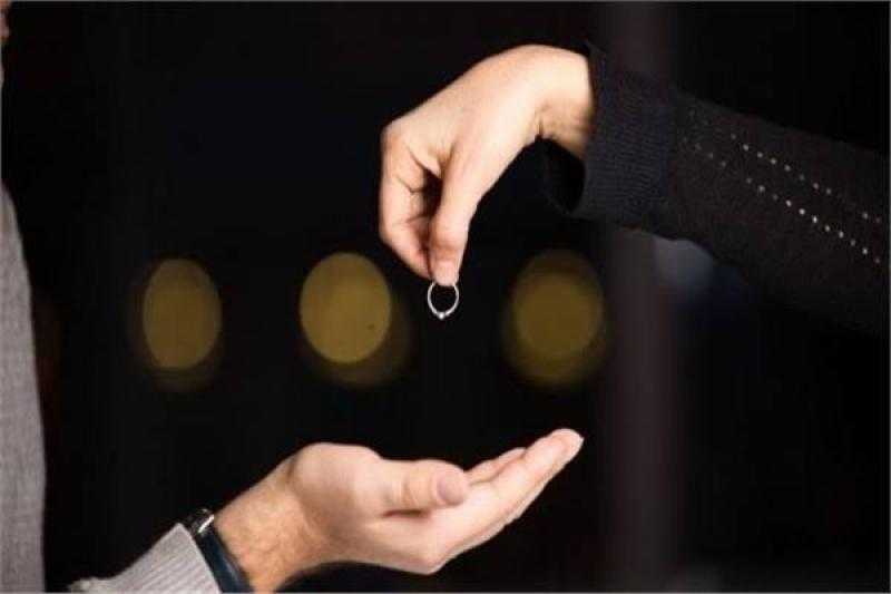 متى تنتقل حضانة الطفل من أم الأم إلى أم الأب؟ «الإفتاء» تحسم الجدل
