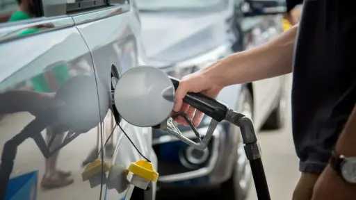 عاجل| رسميًا.. تعديل بعض أسعار المنتجات البترولية بزيادة 3 جنيهات